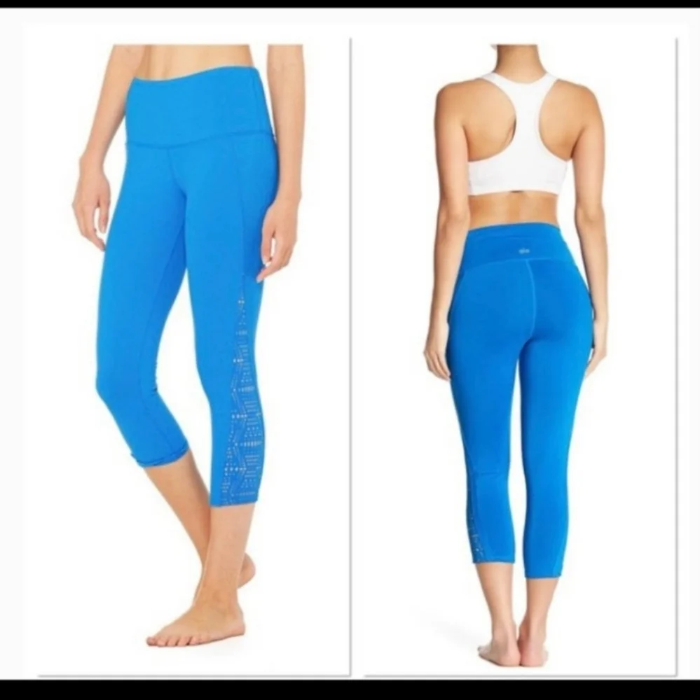 Alo blue lazer cut out capri yoga leggings - Picture 1 of 6